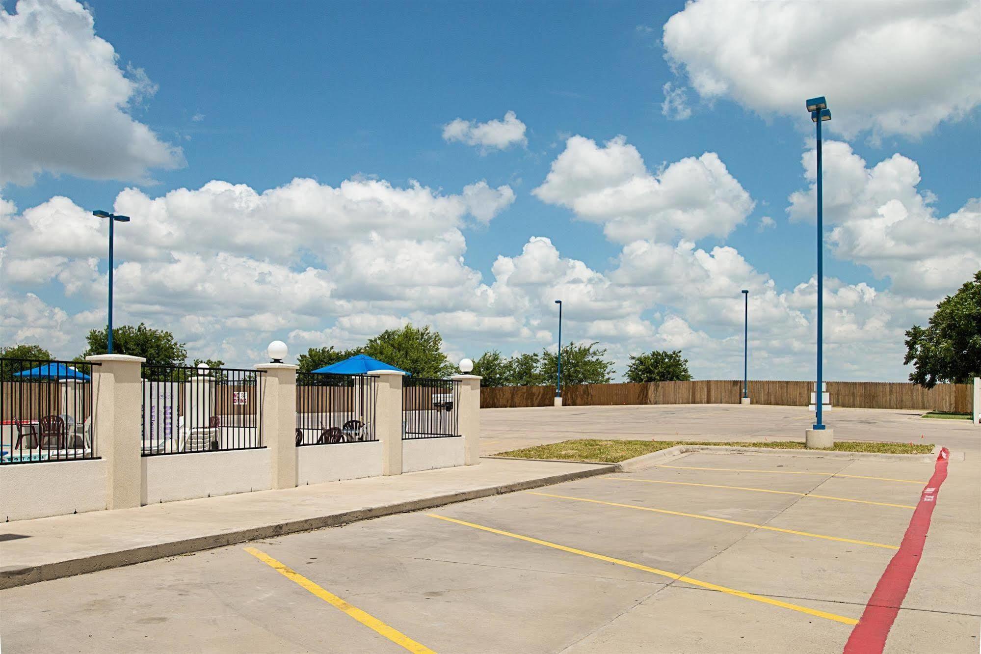 Motel 6-Cleburne, Tx Екстериор снимка